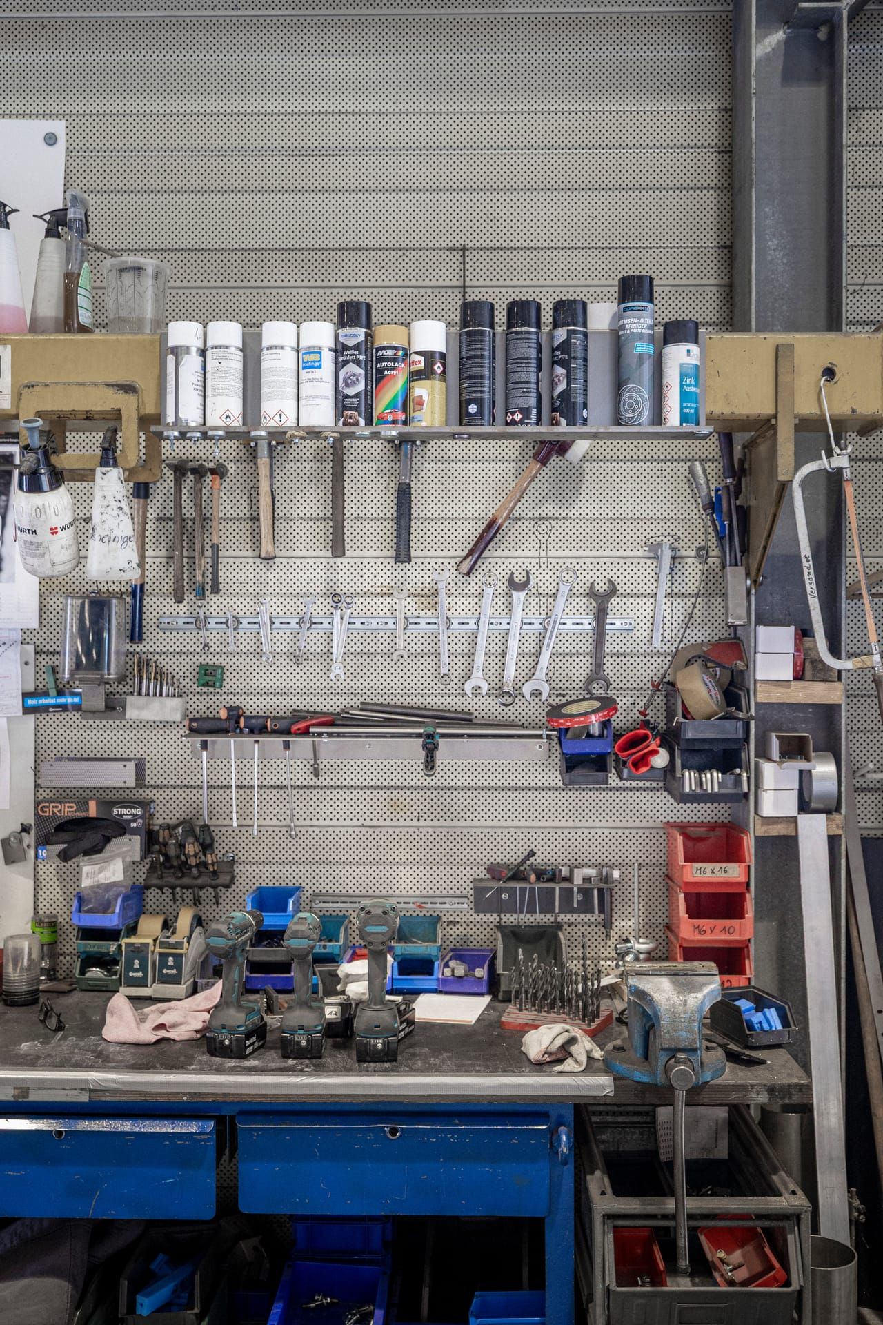 Werkzeugwand am Arbeitsplatz